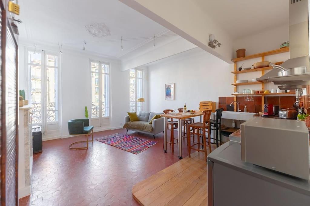 Superbe Appart, Central, Petit Balcon & Vue Place Marseille Ngoại thất bức ảnh